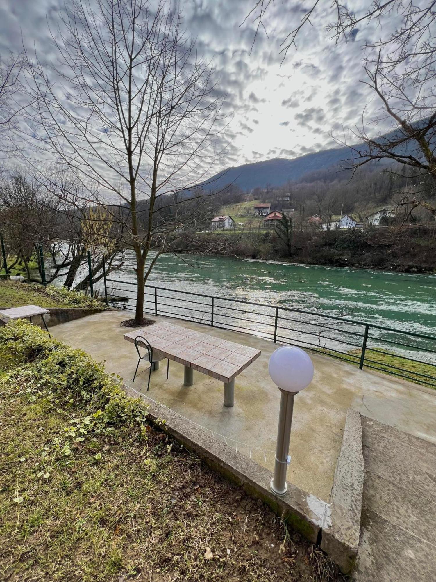 Holiday Homer Kuca Na Obali Vrbasa Banja Luka Luaran gambar